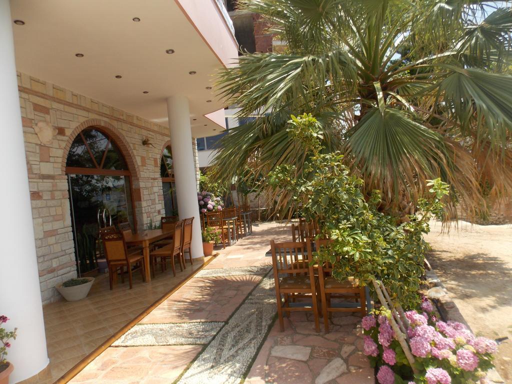 Hotel Piccolino Sarande Exterior photo